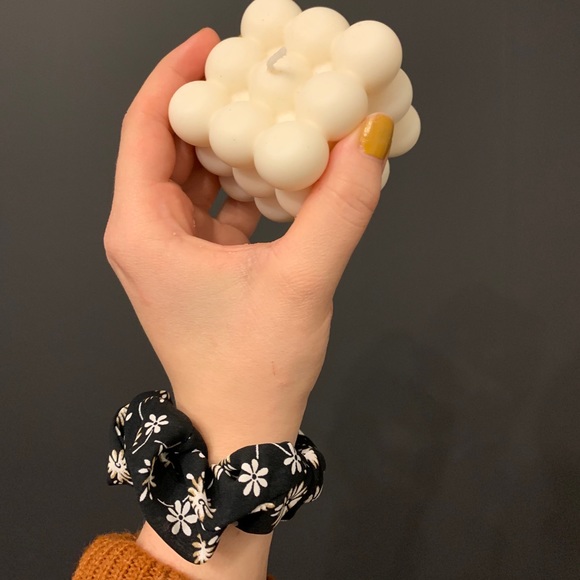 SOLE OUT 3 for $25!!!🤍SOY Bubble Cube Candle - Picture 3 of 5